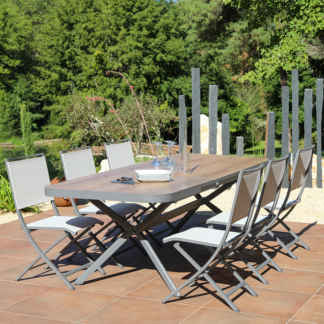 6 Chaises pliantes en Aluminium – Koge avec une table auto élévatrice en Aluminium. Découvrez notre lot de 6 chaises pliantes Koge en Aluminium et Textilène pliantes qui s’agencera parfaitement dans votre jardin, sur votre terrasse ou balcon grâce à sa résistance et son design contemporain.