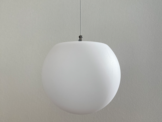 Cette image représente la Lampe led boule suspendue - Luminaria