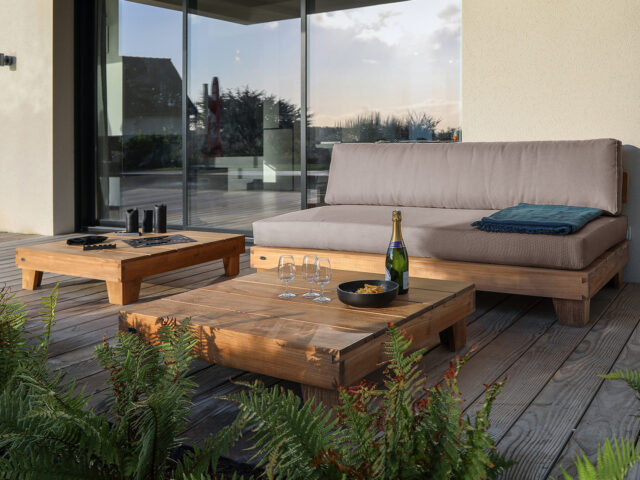 Table basse / pouf en Teck avec coussin polyester - Mubally. Offrez-vous des moments de détente dans votre jardin ou terrasse avec cette table basse/pouf en Teck.