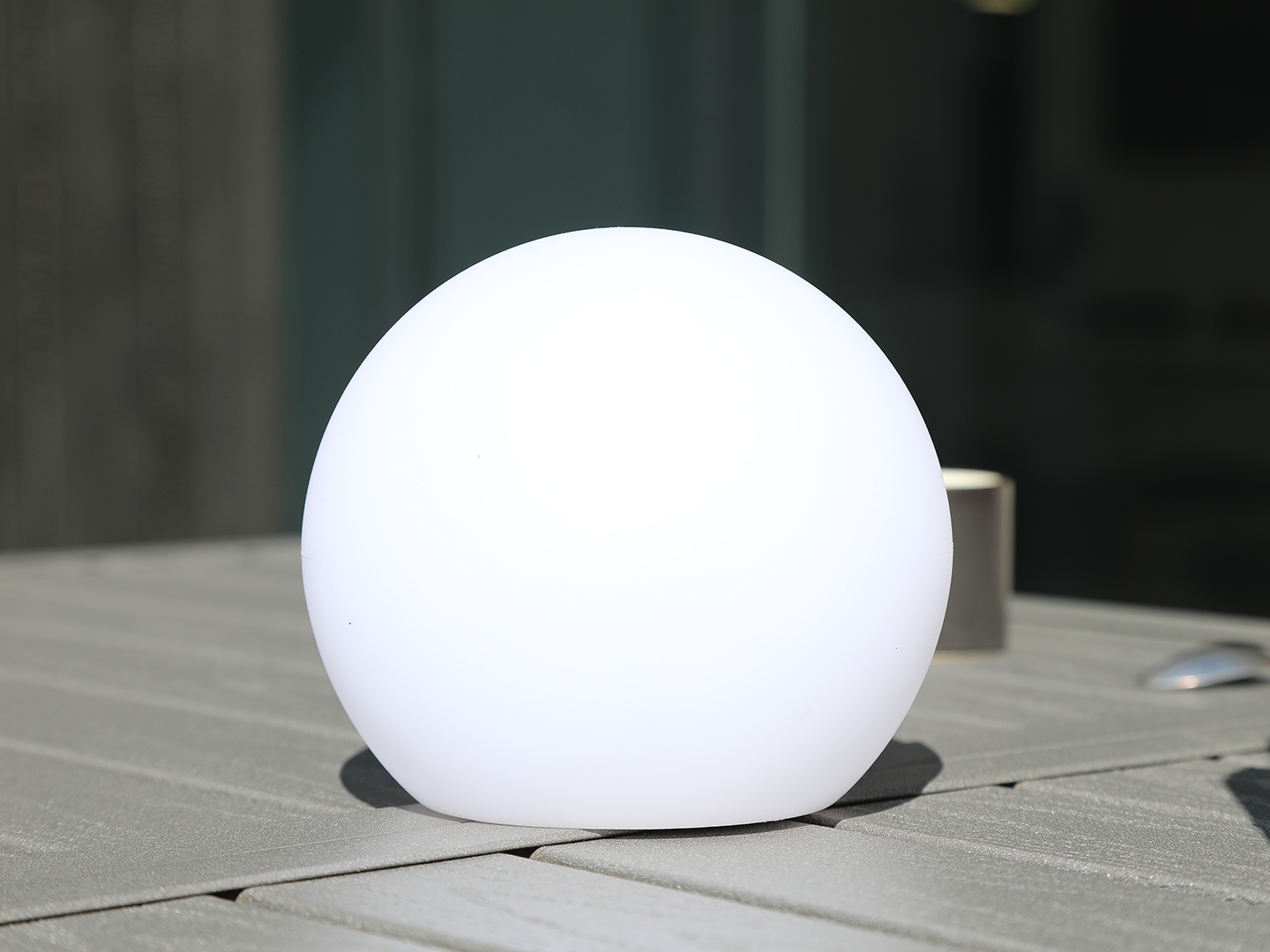 Lampe Led boule qui peuvent se connecter entre-elles pour embellir votre extérieur