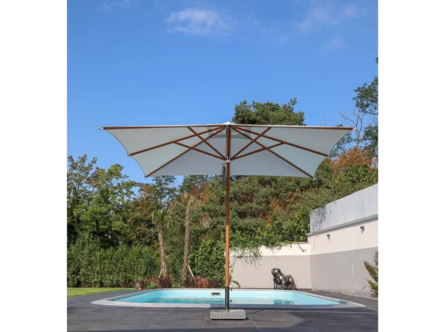 Découvrez notre parasol 3x3 Solarius en toile Sunbrella, alliant style et fonctionnalité. Fabriqué avec des matériaux haut de gamme, ce parasol offre une protection durable contre le soleil